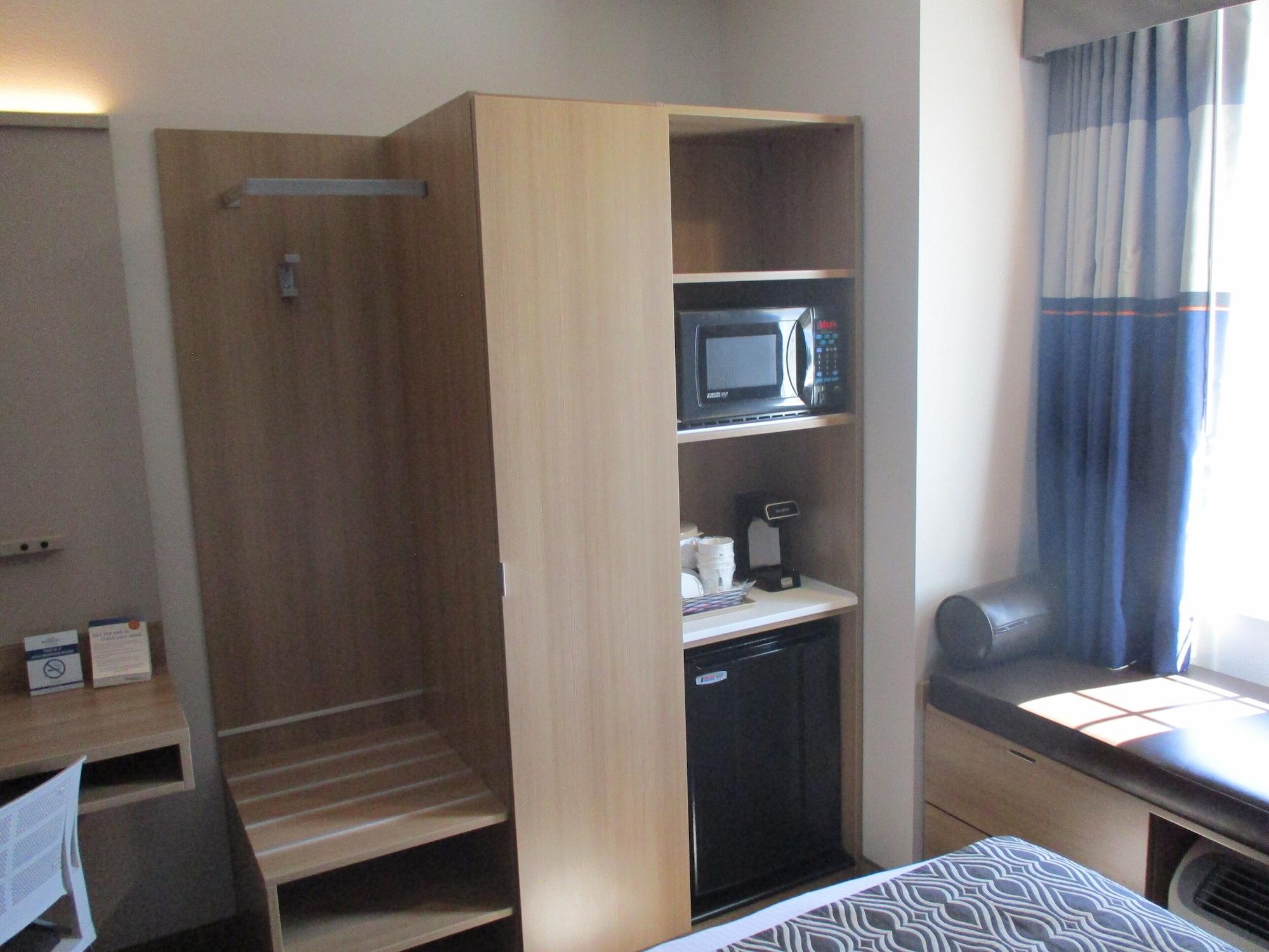 Microtel Inn & Suites By Wyndham Vernal/Naples Bagian luar foto