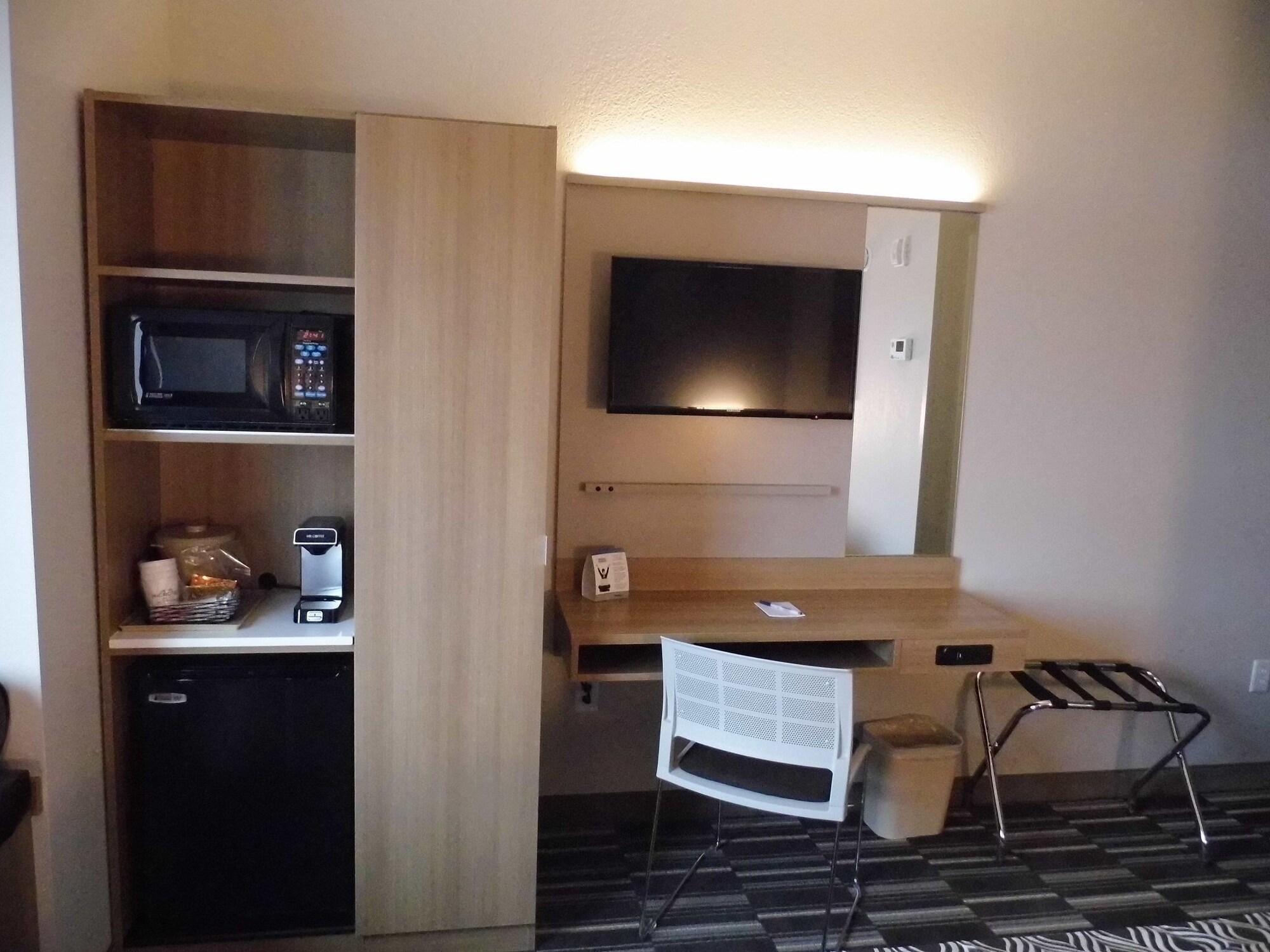 Microtel Inn & Suites By Wyndham Vernal/Naples Bagian luar foto